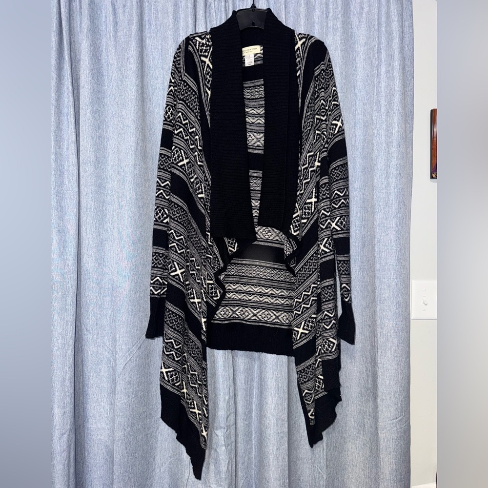 Jones New York Black and White Pattern Women’s Cardigan